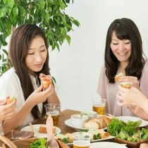 現金派ママ友の会計「建て替えたけど…」→言いにくい！“ランチの代金問題”みんなどうしてる？