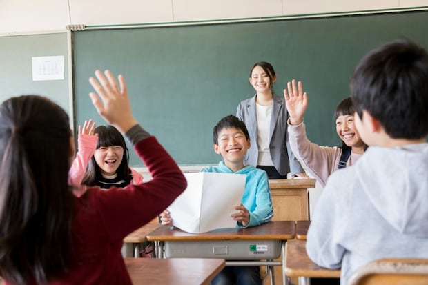 教員1年目で【小3担任】→反省多くても、10年後まで慕われた理由に反響「安心感」「大事」