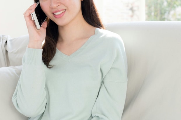 電話　女性