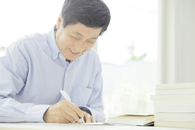 【拍手】50歳から独学で英語学習→15年後の投稿が反響「勇気が出ました」「今日が一番若い日」