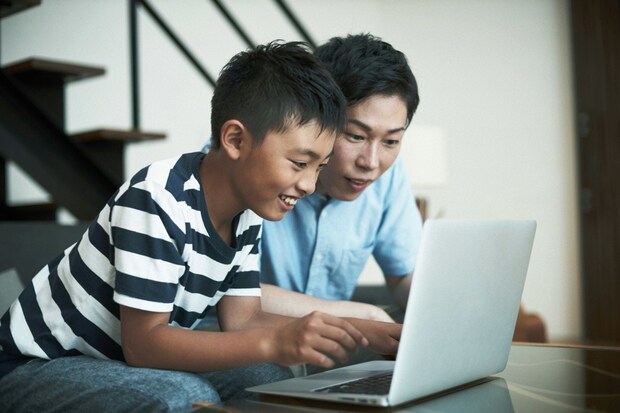 父による【勝負の10分間】描く140字の創作小説に3.5万いいね「素晴らしい学び」「微笑ましい」