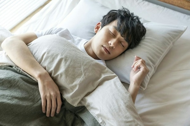 「夫の寝言がすごいです」寝ながらハッキリ喋る夫→妻が震えながら聞いた【爆笑寝言】に腹筋崩壊