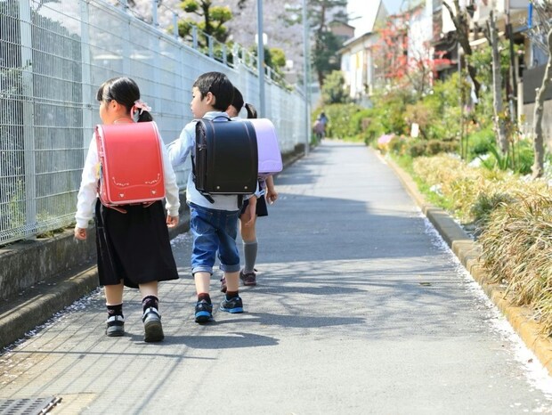 【号泣】登校中の息子に「バレてた」→母の隠れた愛情、実は伝わっていた話に6万いいね「人生何週目」
