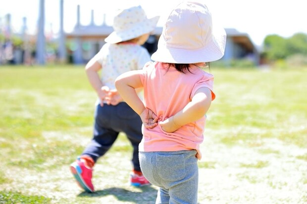 「服がない！」2歳児が全裸で号泣→理由が可愛すぎて4千いいね「子どもおもしろ〜〜〜」
