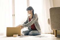 モラ夫の出張中に【昼逃げ】→ダンボール20箱とともに避難した母子｜夫の出張中にモラ逃げしました