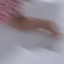 ハイハイの概念が壊れる！笑→異次元の速さの【独走赤ちゃん】に13万いいね「声出た」「躍動感」