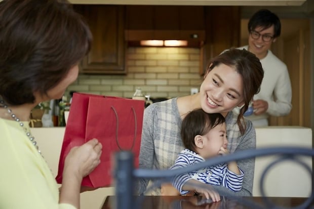 【非常識じゃないの?】義実家訪問で「ご飯もお茶も出ない」→私の心が狭い?モヤモヤに賛否両論