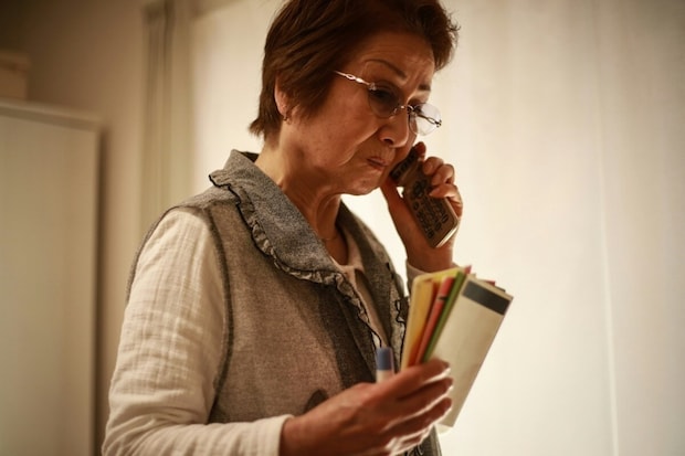 【防犯】祖母の電話にオレオレ詐欺→撃退した強すぎる一言に1000いいね「うちは本物をガチャ切り」