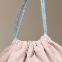 【天才現る】ベビー服の“おしり”をリメイク→完成した巾着に2.6万いいね「かわいい」「うちもやろう」