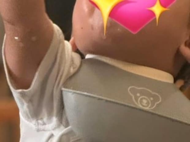 【悶絶級】食事中に“ててーん”→ニンジン好きベビーに1300いいね「かわいすぎ」「新作待ってます」