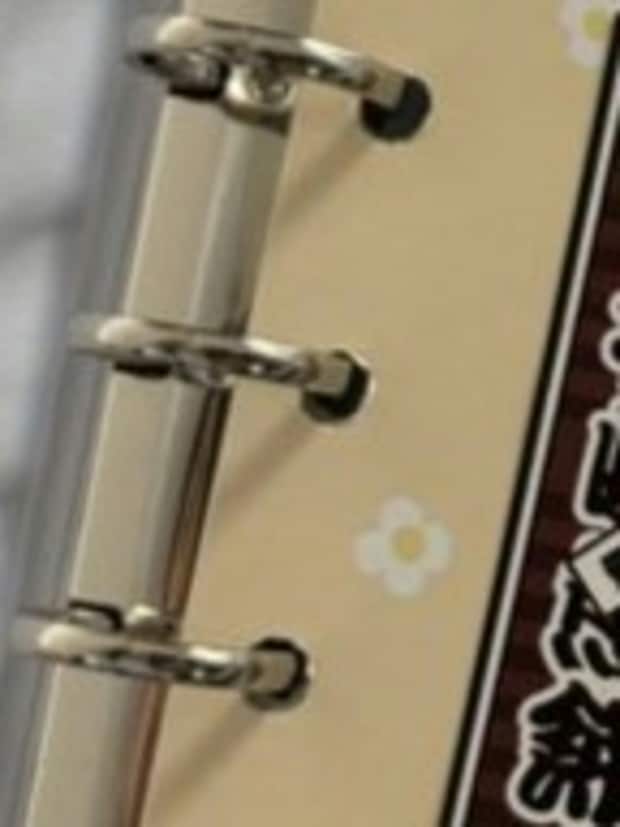 「シール帳はじめました」大人の本気→予想外のコレクションに9万いいね「思ってたんと違う」「楽しそう」