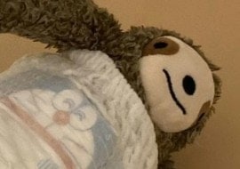 【尊い】2歳息子がぬいぐるみにお世話→仕上がり見た母「腹抱えて笑った」2千いいね「かわいい」「天才」