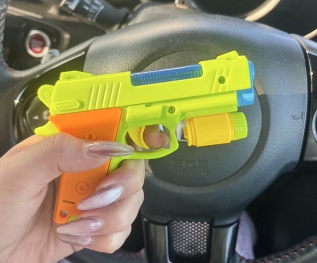 【あるある】登園を見送ったあと「解せない」→母の心情にジワジワくる「一仕事終えたね」「わが家もです」