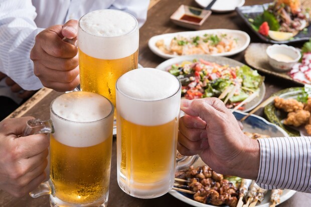 飲み会　サラリーマン