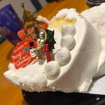 夫が持ち帰ったXmasケーキ、箱を開けたら“逆に芸術”→写真に4万いいね「暫定優勝」「話のネタに」