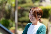 「ボーナスいくら？」「その服いくら？」詮索好きなママ友対策は“苦渋の居留守”｜距離感がおかしいママ友