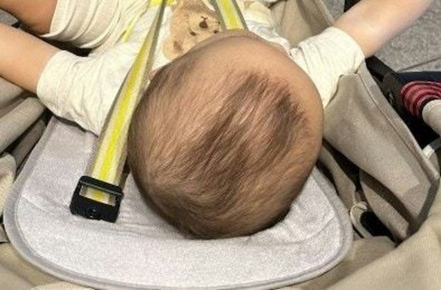 「ああ、もうやめて…」親を困らせる“悪魔的”なポーズに、7.5万いいねが集まった理由