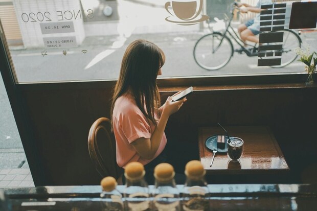 徒歩5分のカフェに「車で迎えに来て」親友からの扱いに小さなトゲを感じる|友達を足に使う人