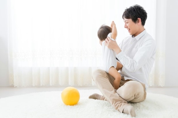 【育児あるある】神写真を撮ったはずが…“映り込む存在”に8.8万いいね「うちも同じ」「笑った」