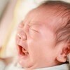 泣いている生後2か月のわが子に→「な～に…」夫がかけた言葉が面白すぎて話題に「旦那さんおもしろい」