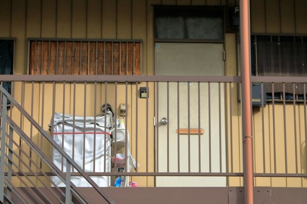 アパート　廊下