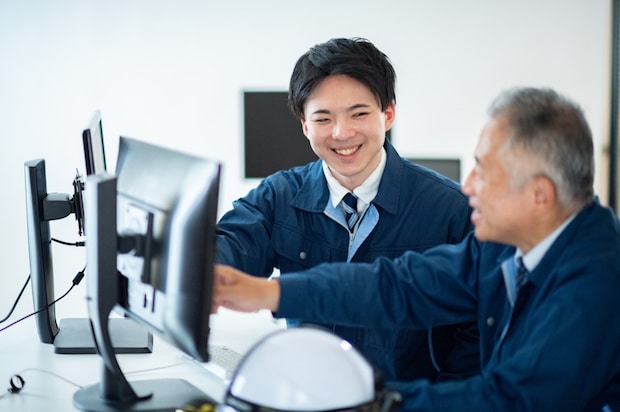 職場　パソコン　後輩