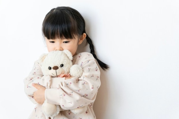 【12万いいね】幼い娘がいじけて泣いていたら→父親がかけた言葉に12万いいね「親に言われたかった」