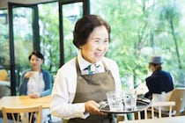 「気に入らないです」同僚が店長に【残業目当ておばさん】を報告→想定外の状況に｜残業代がほしい同僚