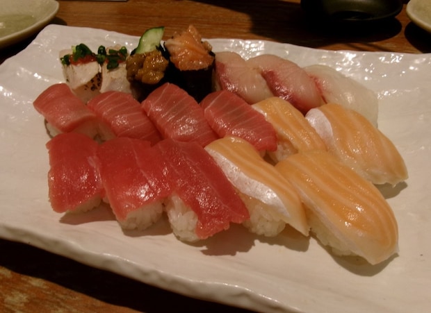 寿司食べ放題でピンチの夫を救った息子→手に入れた“報酬”すごすぎて15万いいね「夫…」「次男の勝ち」