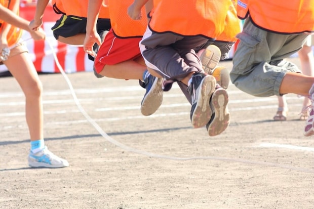 「全大人が見習いたい」縄跳び苦手な友達を持つ小5→“本気の作戦会議”に3万いいね「泣ける」「えらい」