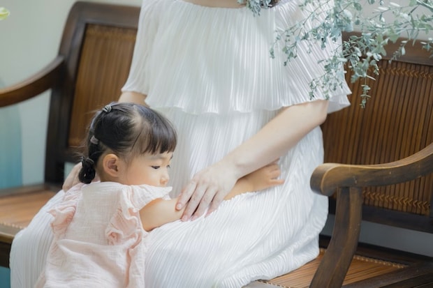 「私はダメな人間…」夫の前で弱音を吐く妻が→子どもの前での変化に3万いいね「素敵な夫婦」「偉大な母」