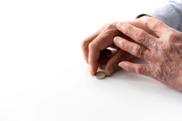 老夫婦　考える