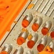 【おばあちゃんの知恵袋】スライサーの危険回避→指切らない“簡単テク”に4.2万いいね「恐怖から解放」