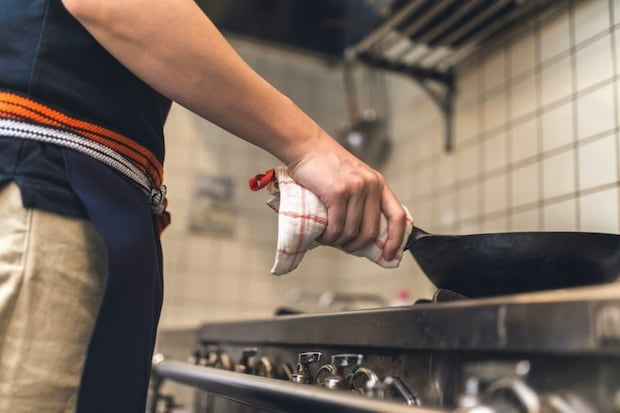 定食屋で大声で話しかけられて→クレームを警戒した結果に7万いいね「かわいすぎて尊い」「ええ話」