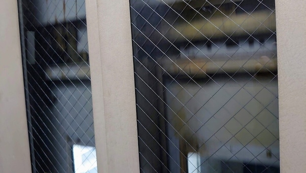 【ほっこり】満員エレベーター見送るベビーカーママ→男子3人組の行動に3.9万いいね「癒やされた」