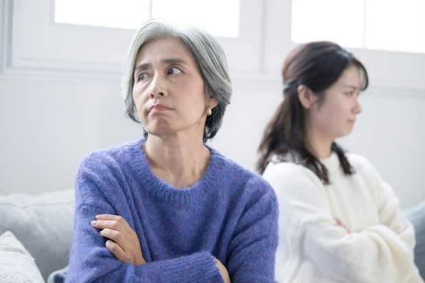 女の稼ぎは【出世の邪魔】？→義母のトンデモ理論に疲れるフルタイム妻｜「感謝」を強要する義母