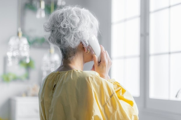 「光熱費が払えなくて…」毎月のように金を無心する実母→限界感じて【着信拒否】｜家族に借金する両親