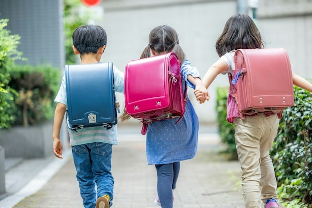 【小1の仲間外れ】急に始まった「置いてけぼり」に娘が涙。「下校トラブル」にどう向き合う？
