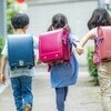 【小1の仲間外れ】急に始まった「置いてけぼり」に娘が涙。「下校トラブル」にどう向き合う？