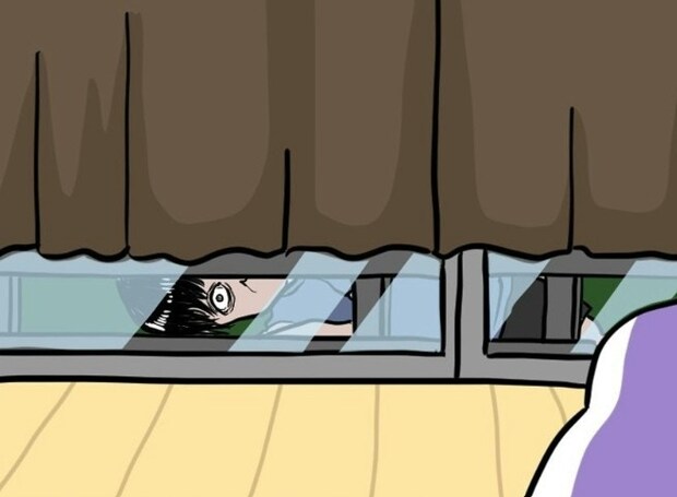 【恐怖】日曜の昼下がり、カーテンの隙間に感じた“違和感”に戦慄|そこにいるのは