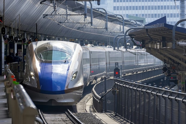 家族で新幹線旅行→「行きは窓ぎわ・帰りは両親の間」小3息子の意図に5千いいね「天使」「愛しい」