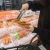 知ってた？総菜コーナーの輪ゴムが【緑色の理由】に3.4万いいね「気にしたことなかった…」
