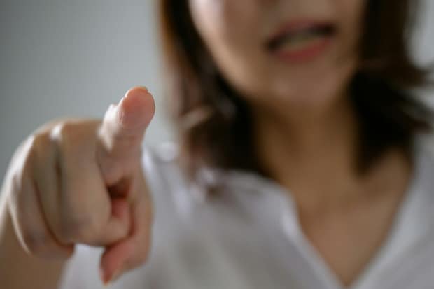 “出張”と称しホテル不倫に出かける夫→呼び止めた妻がかます【最後の一撃】｜愛人と再婚しようとする夫