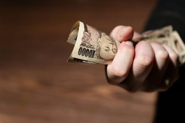 祖父が遺した教育資金を「貸して」→夫の【正気じゃない】依存症|ギャンブルで1500万借金した夫