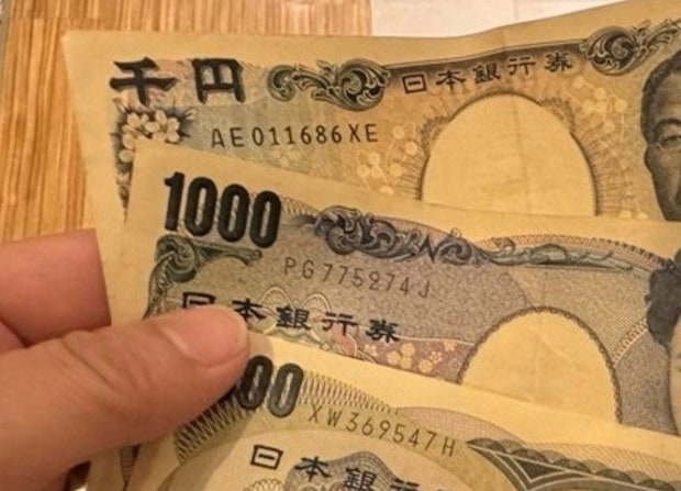 お釣りを受け取ったら【OB会状態】→懐かしの3人勢ぞろいに21万いいね「お久しぶりです皆さんｗ」