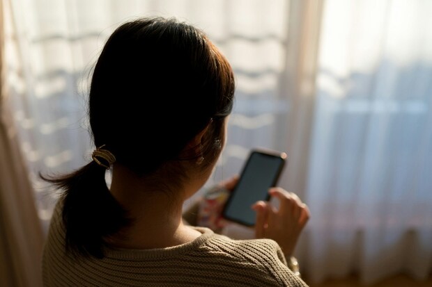 「1万円貸して」恥捨てて実家に頼る妻→実母は娘に【離婚を勧告】｜ギャンブルで1500万借金した夫