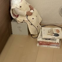 【かわいすぎる】まるで“すみっコぐらし”→1歳娘を撮った写真に7千いいね「超最高」「かわよ」