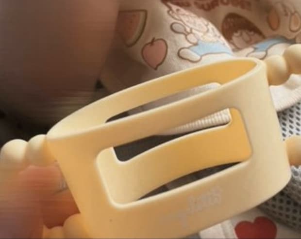 育児便利グッズを買ったのに【使わず終了】→たくましい赤ちゃんに1万いいね「クスッとした」「つよい」