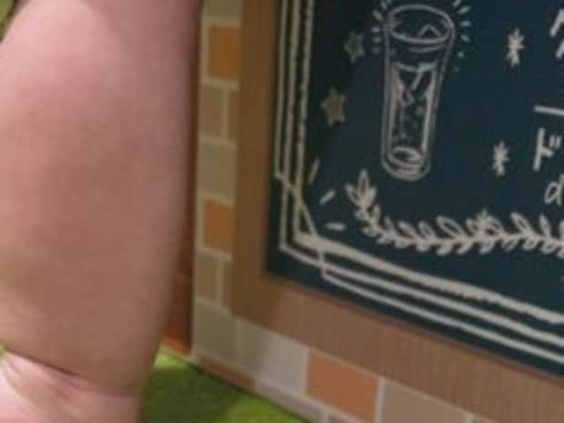 「渾身の背伸びを見て」 ママが思わず撮影→赤ちゃんの“ムッチリあんよ”に1万人が悶絶「かわいすぎ」