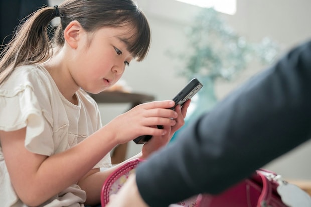 「もうLINEやめたい」顔面蒼白になった小5娘→トラウマ写真を見てしまってから心が回復するまで